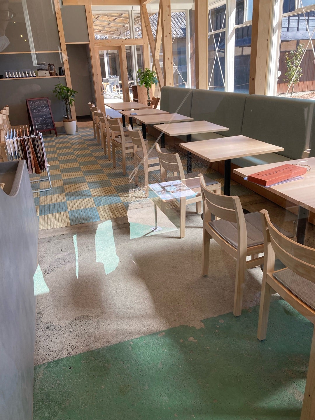 写真:併設のレストランやカフェ2